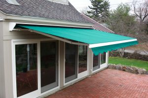 retractable awning company